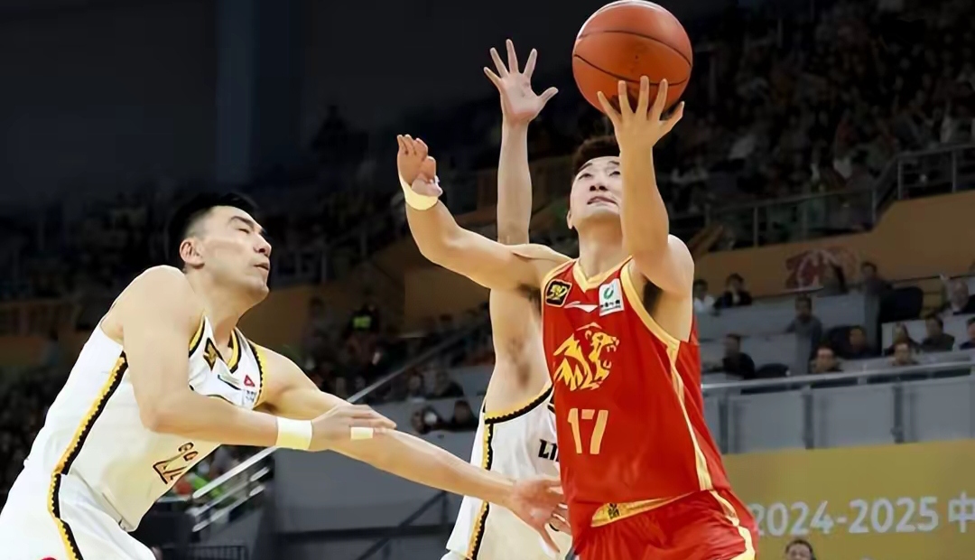 重要比赛中球队战胜对手,实现四连胜 重要比赛中球队战胜对手,实现四连胜