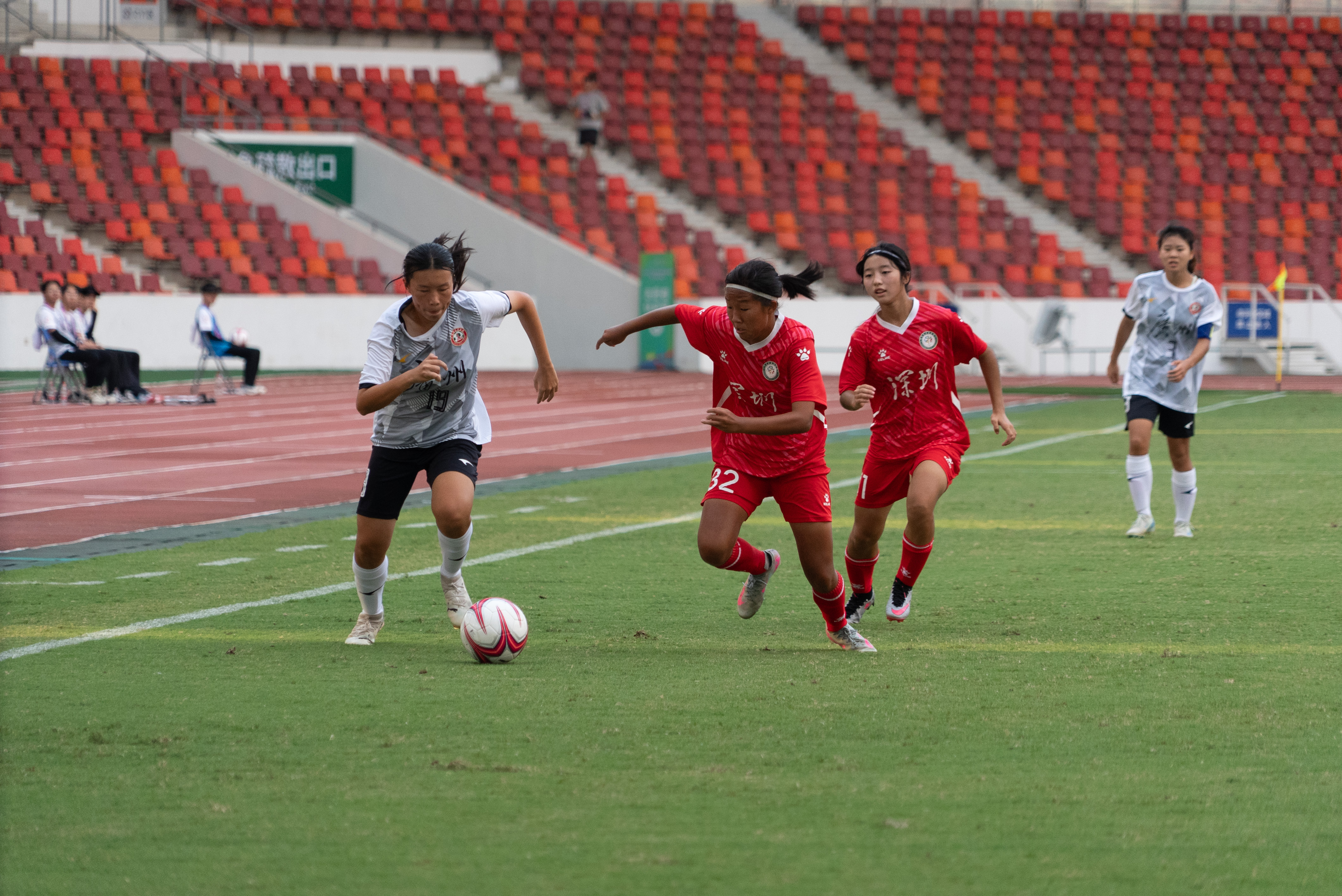 飒爽英姿!女足比赛全场彰显赛神风采 飒爽英姿!女足比赛全场彰显赛神风采
