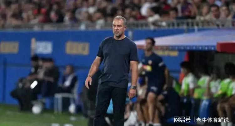 西班牙巴萨队严重人员流失,教练团队重建中 西班牙巴萨队严重人员流失,教练团队重建中